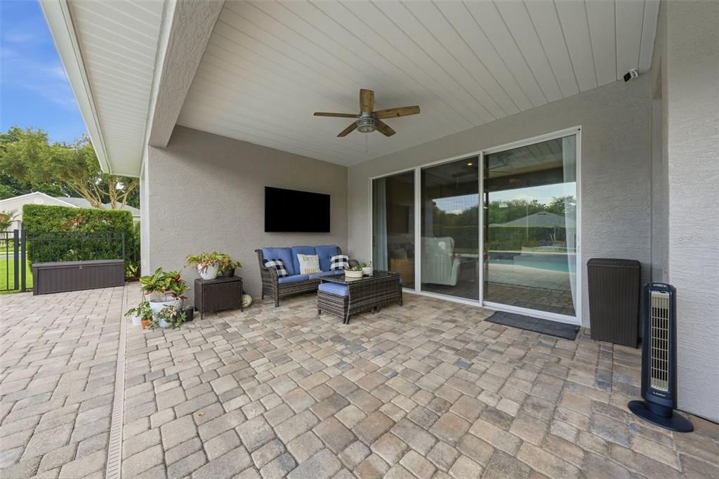 For Sale: $535,000 (4 beds, 2 baths, 2091 Square Feet)