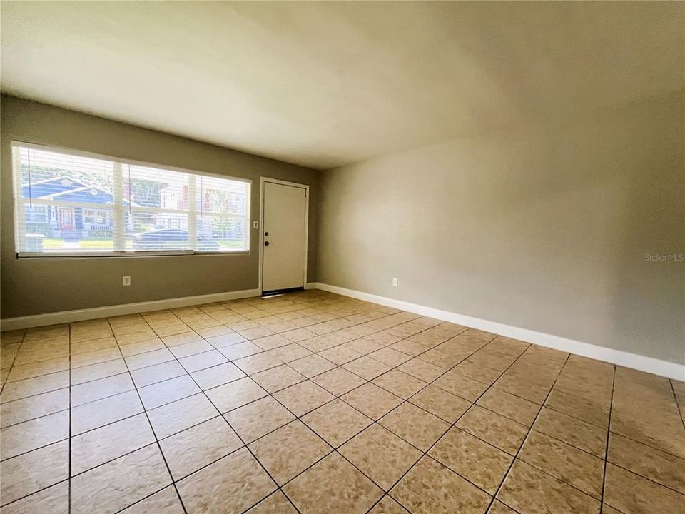 В аренду: $1,899 (2 спален, 1 ванн, 984 Квадратных фут)