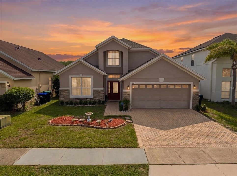 For Sale: $449,000 (4 beds, 2 baths, 2510 Square Feet)