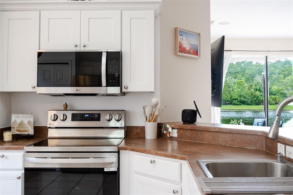 For Sale: $449,000 (4 beds, 2 baths, 2510 Square Feet)
