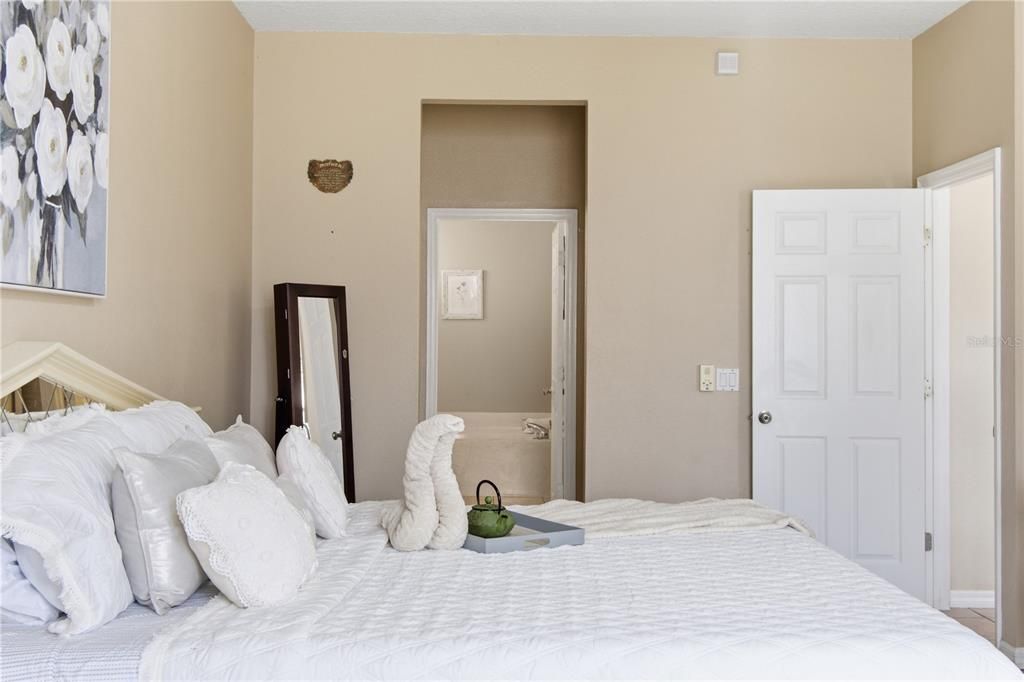 For Sale: $449,000 (4 beds, 2 baths, 2510 Square Feet)