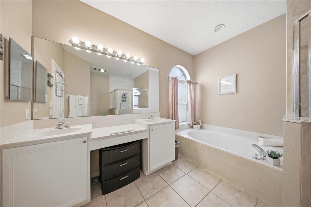 For Sale: $449,000 (4 beds, 2 baths, 2510 Square Feet)