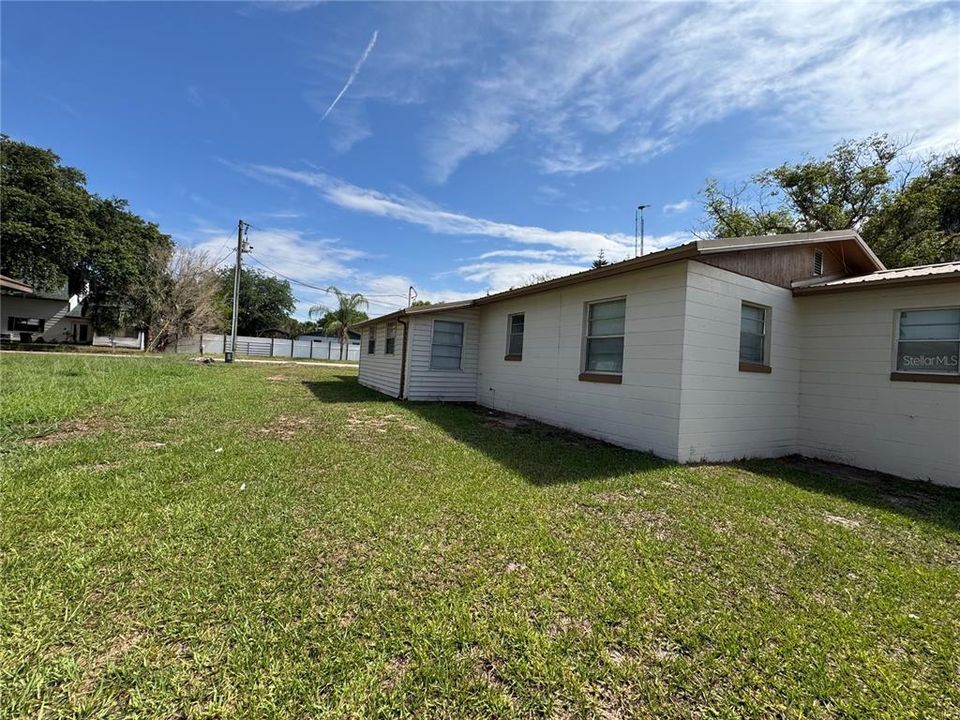 For Rent: $1,550 (3 beds, 2 baths, 1254 Square Feet)