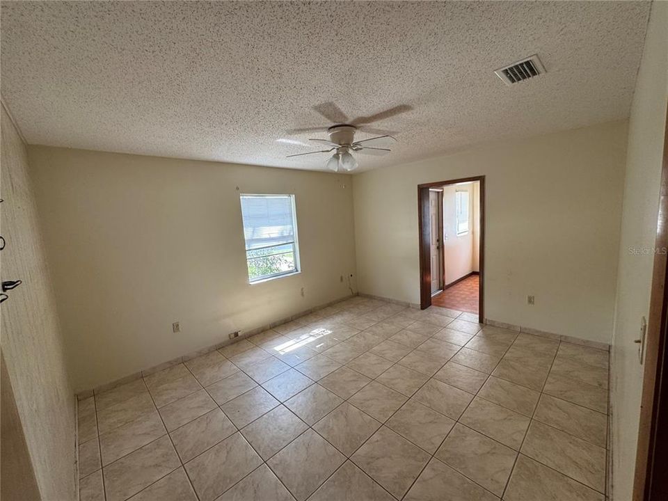 For Rent: $1,550 (3 beds, 2 baths, 1254 Square Feet)