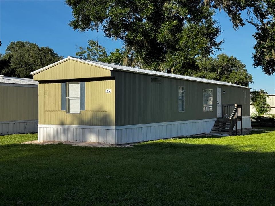 For Rent: $1,300 (2 beds, 2 baths, 952 Square Feet)