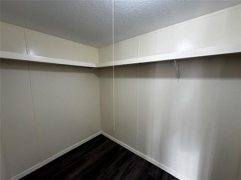 For Rent: $1,300 (2 beds, 2 baths, 952 Square Feet)