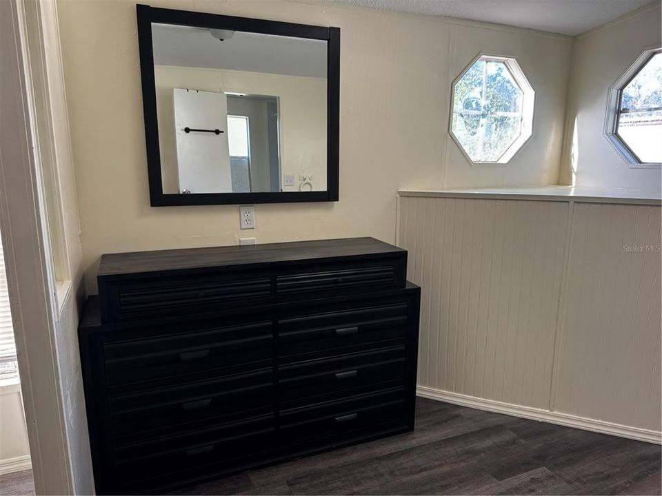 For Rent: $1,300 (2 beds, 2 baths, 952 Square Feet)