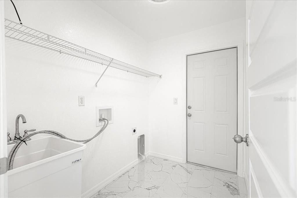 На продажу: $329,900 (3 спален, 2 ванн, 1778 Квадратных фут)