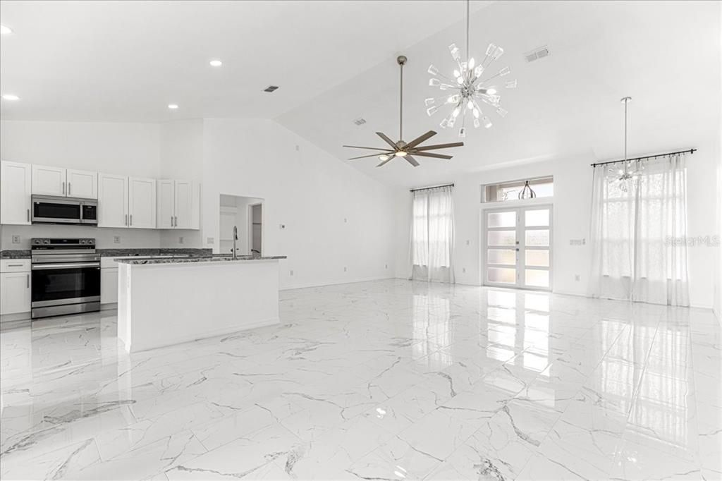 На продажу: $329,900 (3 спален, 2 ванн, 1778 Квадратных фут)