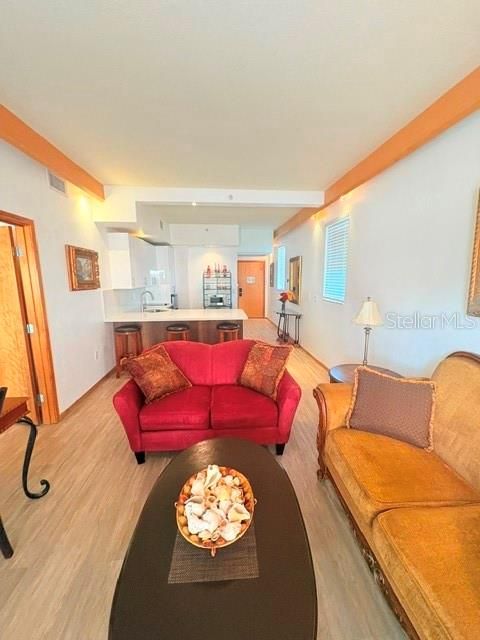 For Rent: $1,450 (1 beds, 1 baths, 670 Square Feet)