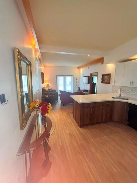 For Rent: $1,450 (1 beds, 1 baths, 670 Square Feet)