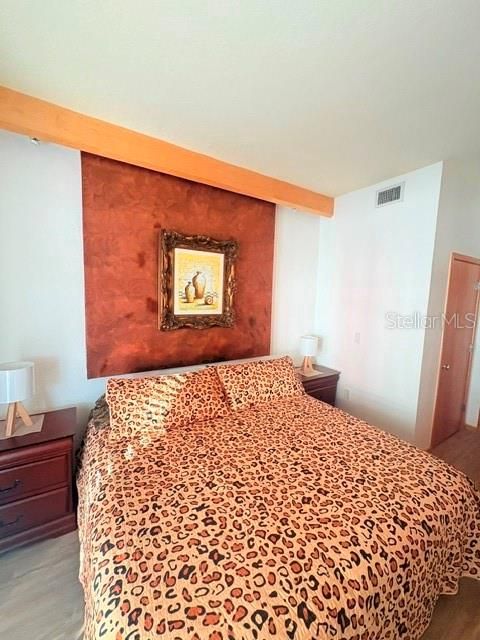 For Rent: $1,450 (1 beds, 1 baths, 670 Square Feet)