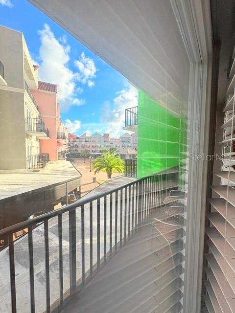 For Rent: $1,450 (1 beds, 1 baths, 670 Square Feet)