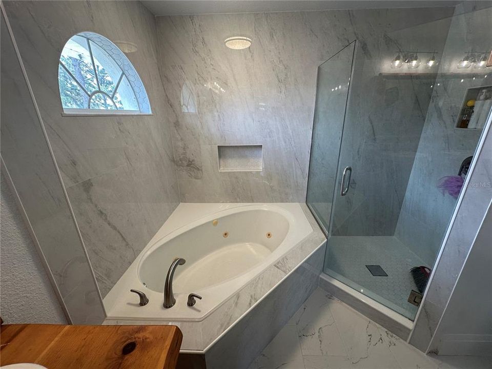 For Rent: $2,295 (4 beds, 2 baths, 2180 Square Feet)