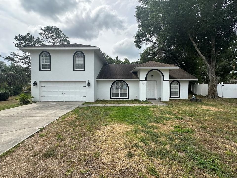 For Rent: $2,295 (4 beds, 2 baths, 2180 Square Feet)