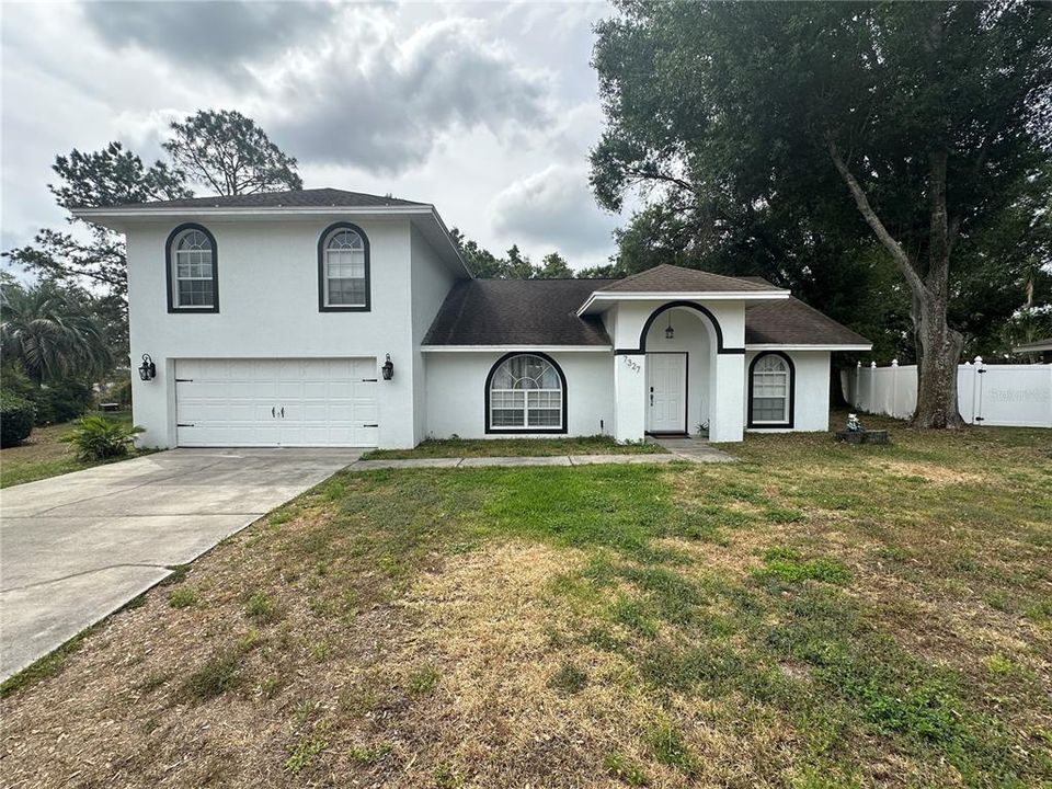 For Rent: $2,295 (4 beds, 2 baths, 2180 Square Feet)