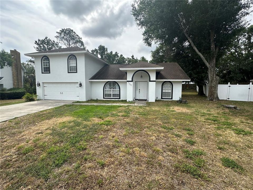 For Rent: $2,295 (4 beds, 2 baths, 2180 Square Feet)