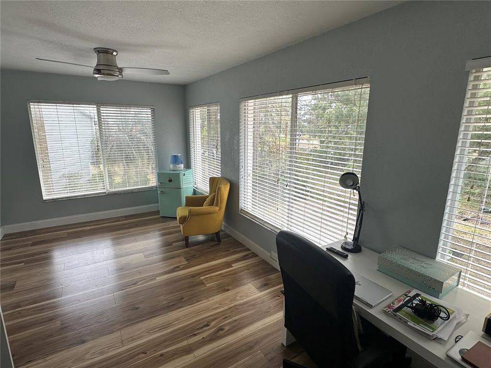 For Rent: $2,295 (4 beds, 2 baths, 2180 Square Feet)