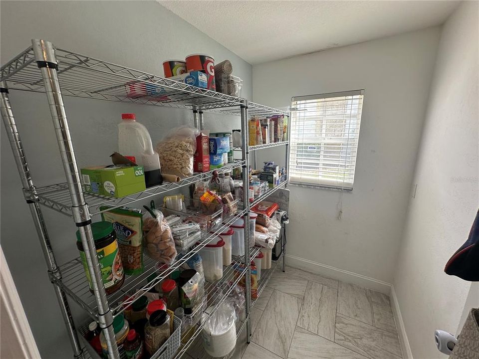 For Rent: $2,295 (4 beds, 2 baths, 2180 Square Feet)