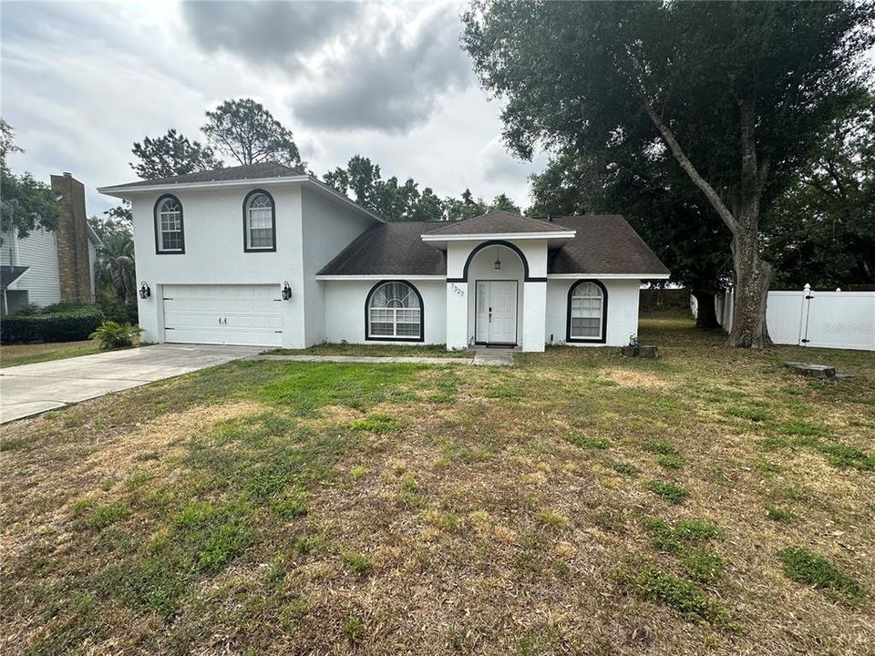 For Rent: $2,295 (4 beds, 2 baths, 2180 Square Feet)