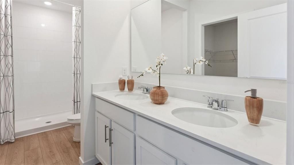 For Sale: $387,990 (3 beds, 2 baths, 1571 Square Feet)