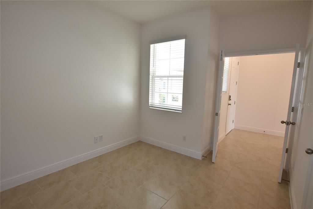For Rent: $2,600 (4 beds, 2 baths, 1968 Square Feet)
