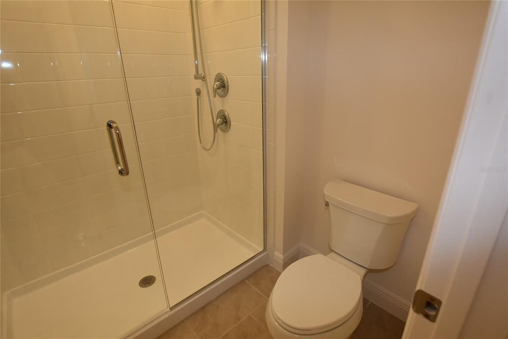 For Rent: $2,600 (4 beds, 2 baths, 1968 Square Feet)