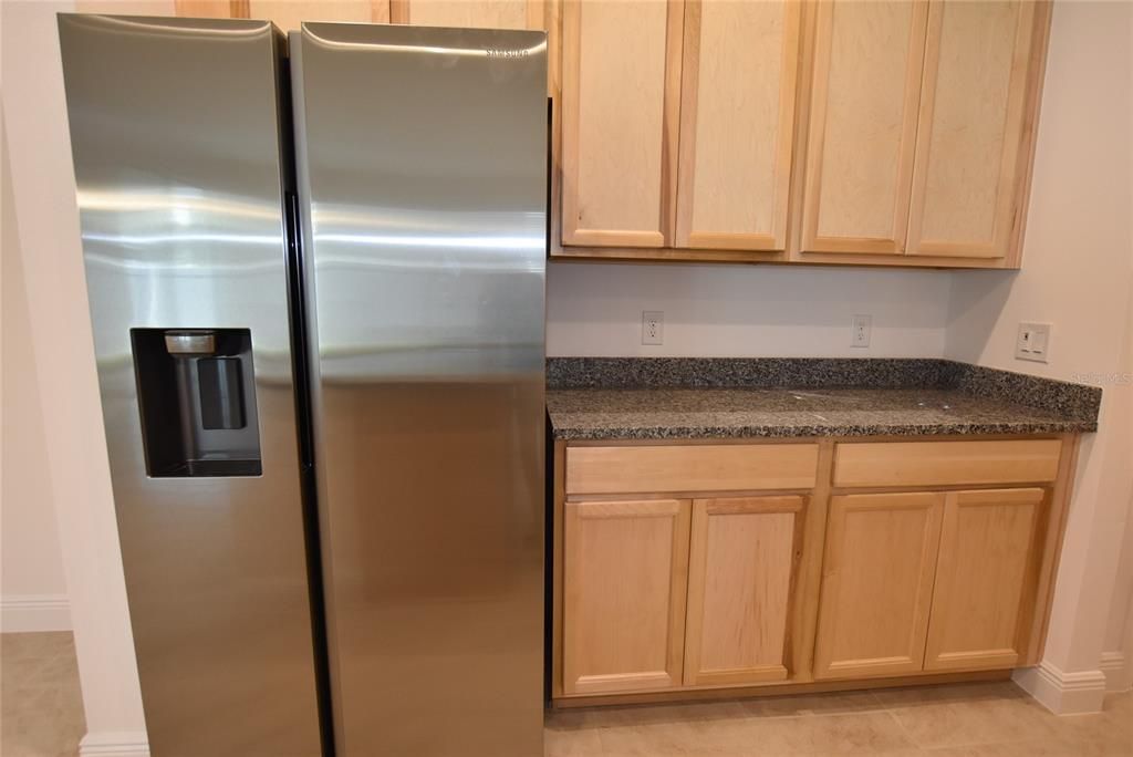 For Rent: $2,600 (4 beds, 2 baths, 1968 Square Feet)