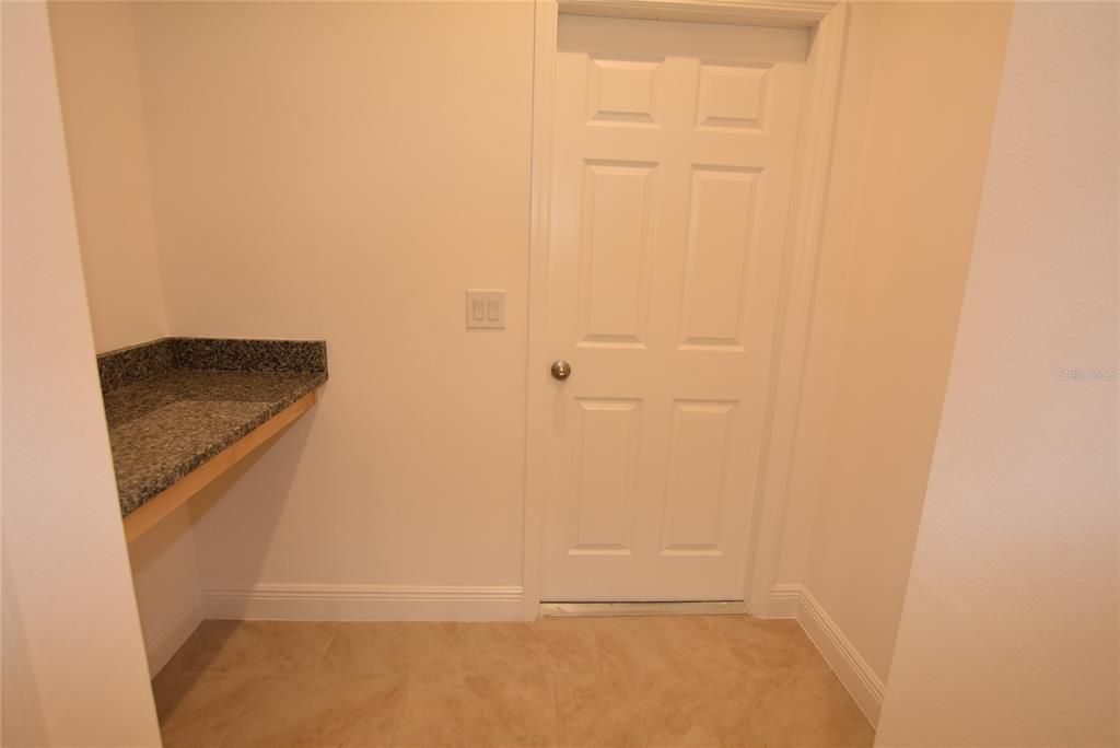 For Rent: $2,600 (4 beds, 2 baths, 1968 Square Feet)
