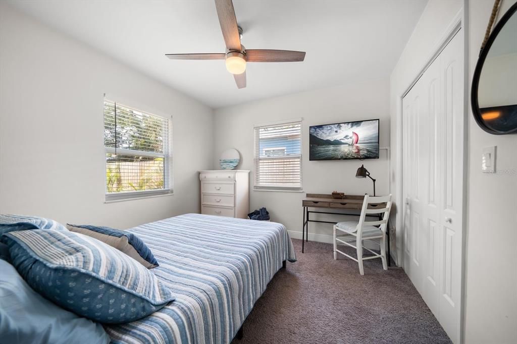 For Rent: $2,600 (2 beds, 1 baths, 1105 Square Feet)
