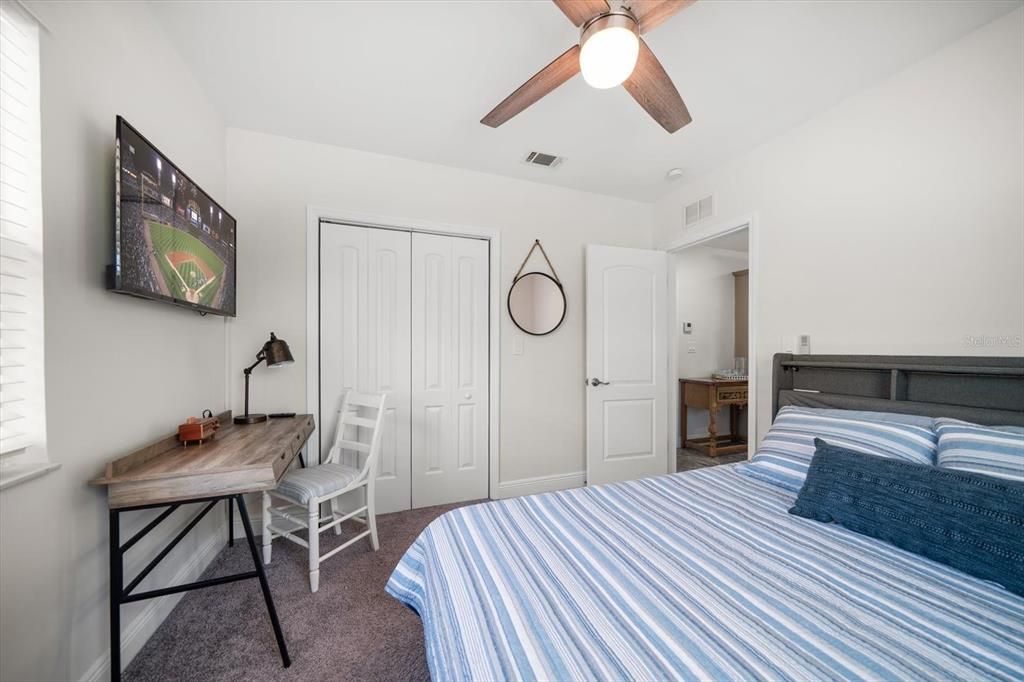 For Rent: $2,600 (2 beds, 1 baths, 1105 Square Feet)