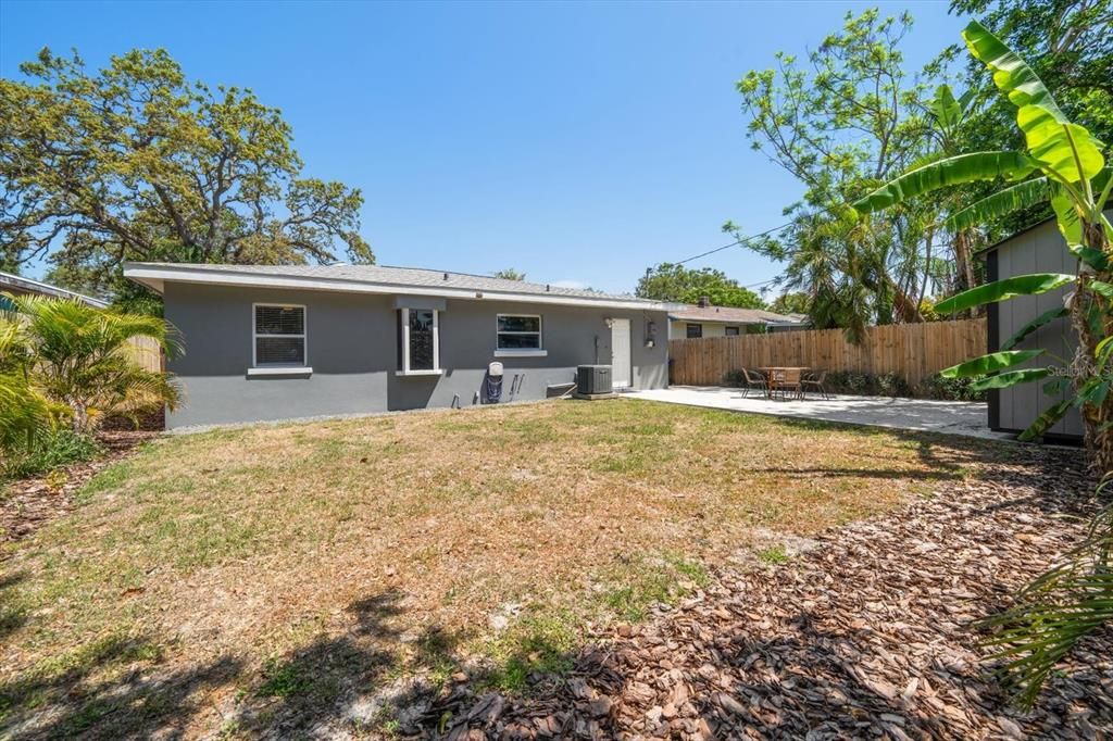 For Rent: $2,600 (2 beds, 1 baths, 1105 Square Feet)