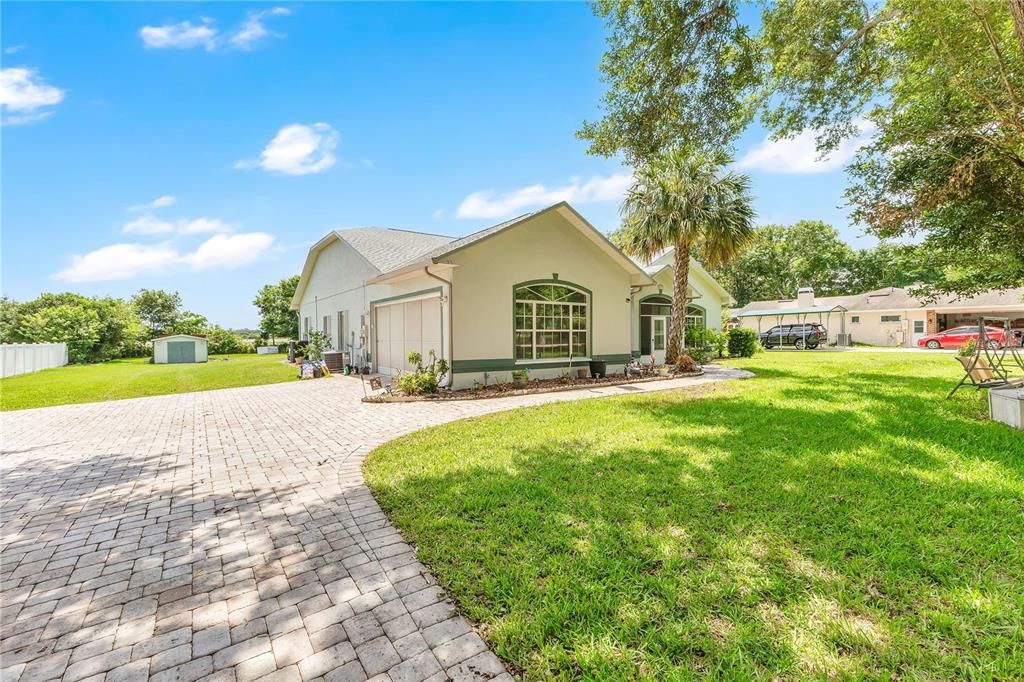 For Sale: $575,000 (4 beds, 3 baths, 2614 Square Feet)