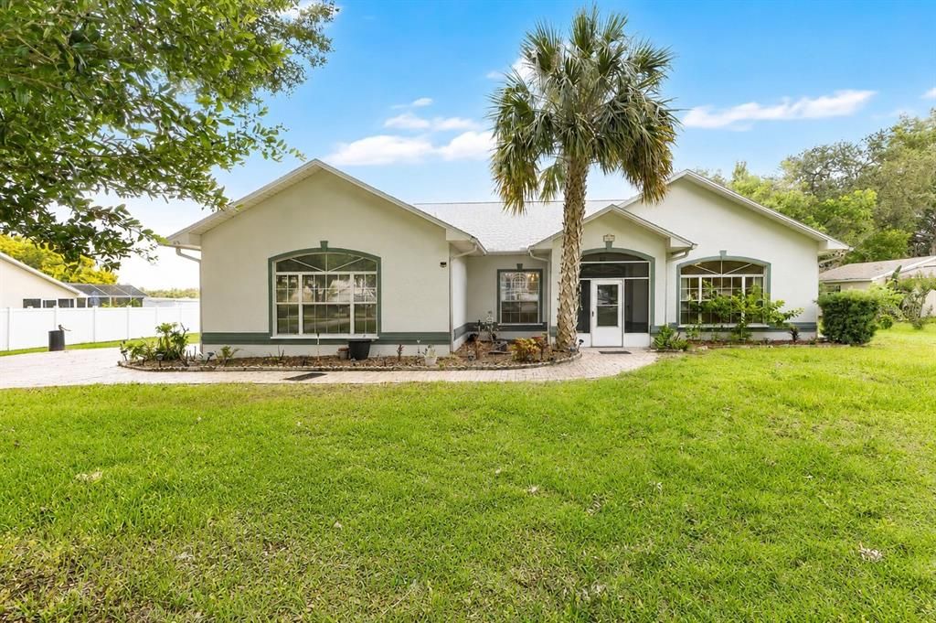 For Sale: $575,000 (4 beds, 3 baths, 2614 Square Feet)