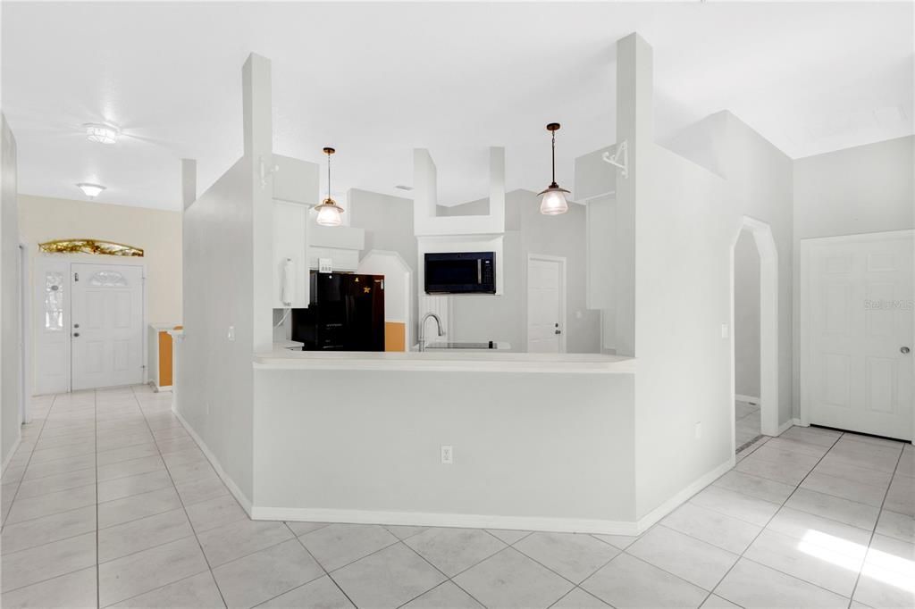 For Sale: $575,000 (4 beds, 3 baths, 2614 Square Feet)
