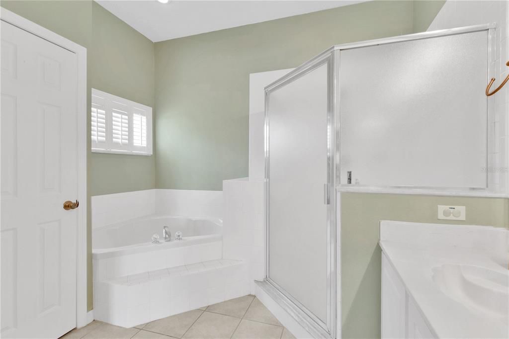 For Sale: $575,000 (4 beds, 3 baths, 2614 Square Feet)