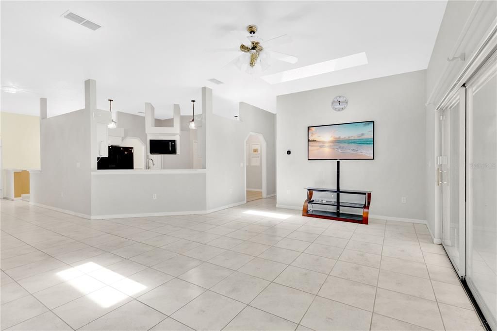 For Sale: $575,000 (4 beds, 3 baths, 2614 Square Feet)