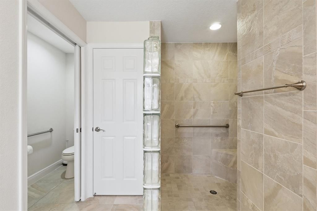 For Sale: $539,900 (3 beds, 2 baths, 2034 Square Feet)