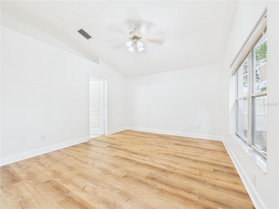 В аренду: $2,500 (3 спален, 2 ванн, 1525 Квадратных фут)