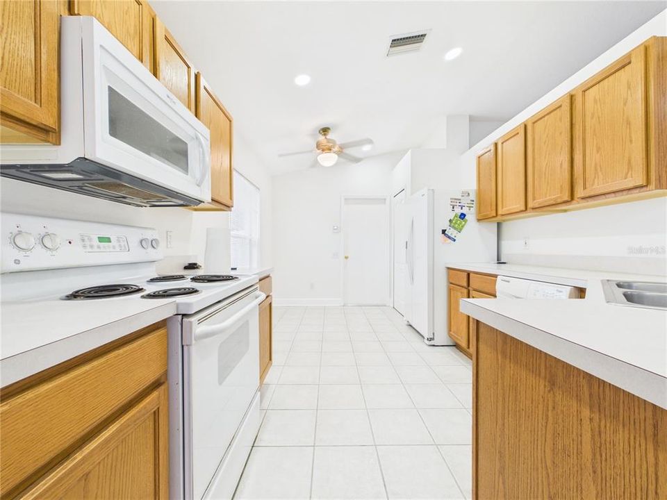 В аренду: $2,500 (3 спален, 2 ванн, 1525 Квадратных фут)