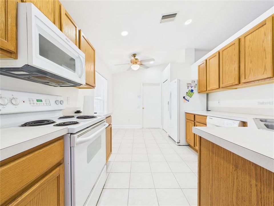 В аренду: $2,500 (3 спален, 2 ванн, 1525 Квадратных фут)