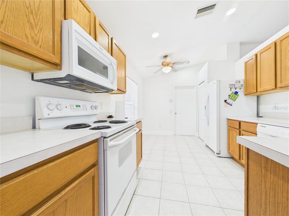 В аренду: $2,500 (3 спален, 2 ванн, 1525 Квадратных фут)