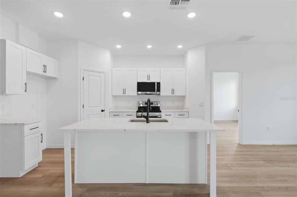 For Sale: $279,000 (3 beds, 2 baths, 1543 Square Feet)
