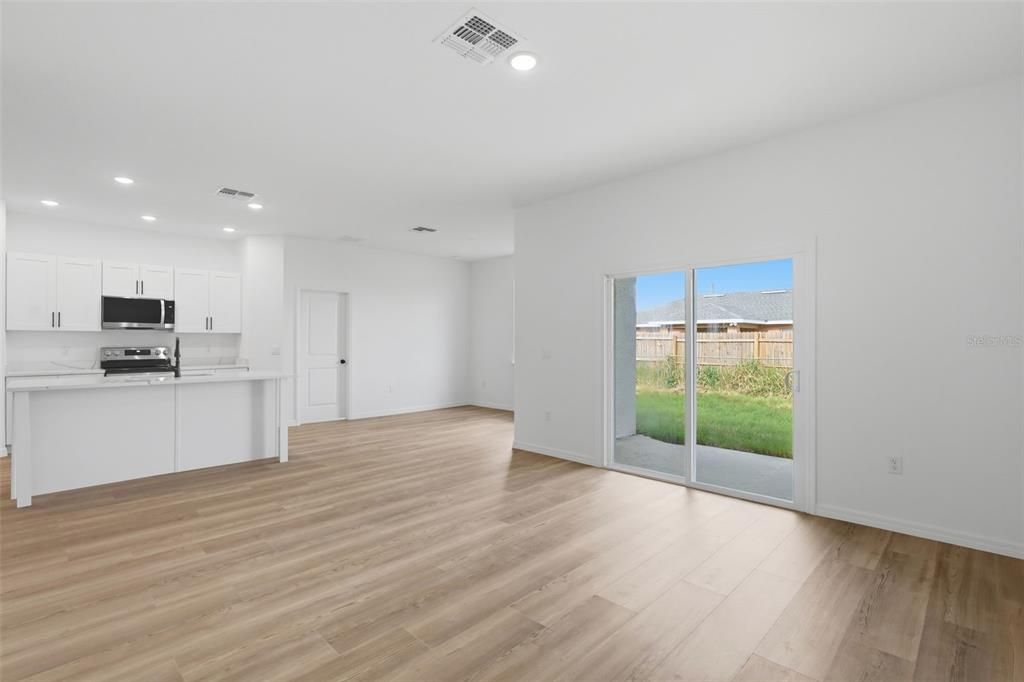 For Sale: $279,000 (3 beds, 2 baths, 1543 Square Feet)