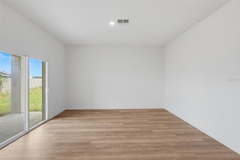 For Sale: $279,000 (3 beds, 2 baths, 1543 Square Feet)