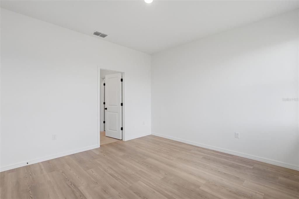 For Sale: $279,000 (3 beds, 2 baths, 1543 Square Feet)
