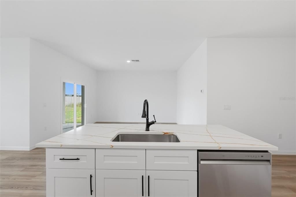 For Sale: $279,000 (3 beds, 2 baths, 1543 Square Feet)