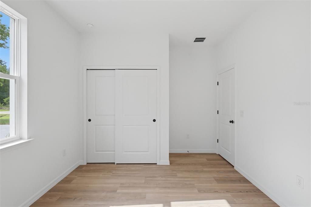 For Sale: $279,000 (3 beds, 2 baths, 1543 Square Feet)