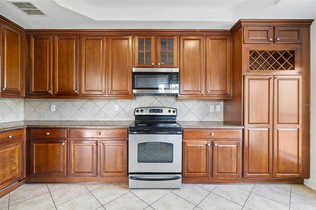 В аренду: $2,950 (3 спален, 2 ванн, 2085 Квадратных фут)