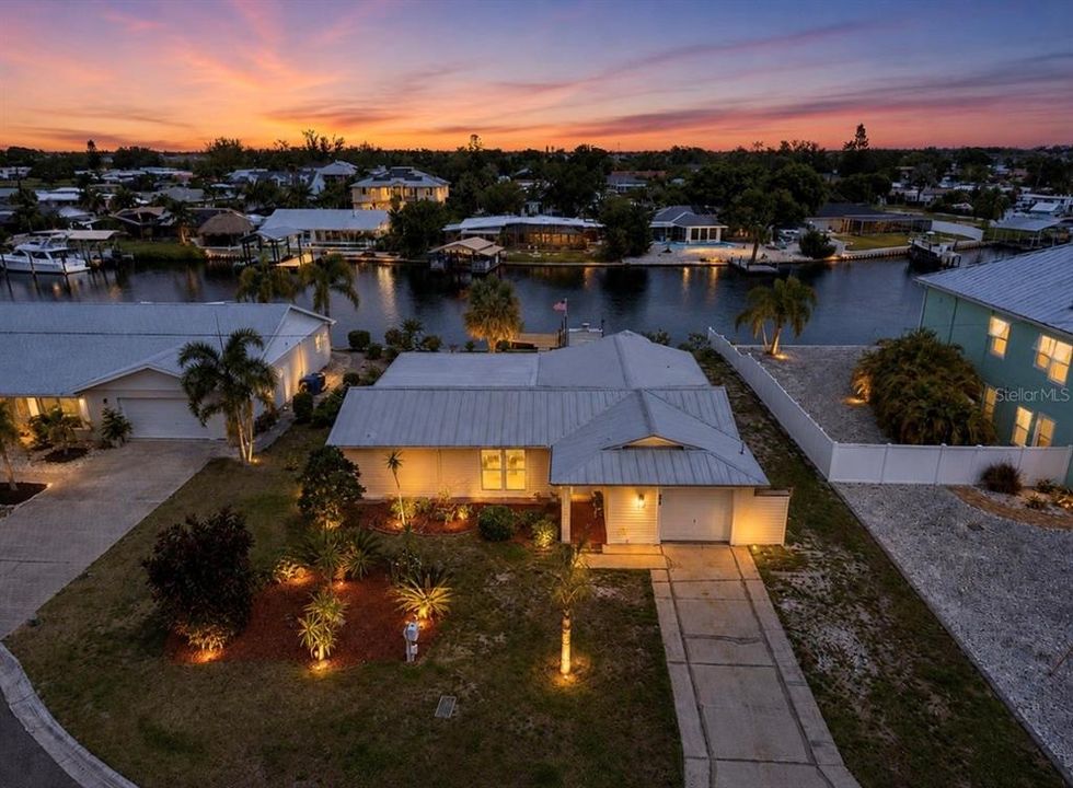 For Sale: $475,000 (3 beds, 2 baths, 1442 Square Feet)